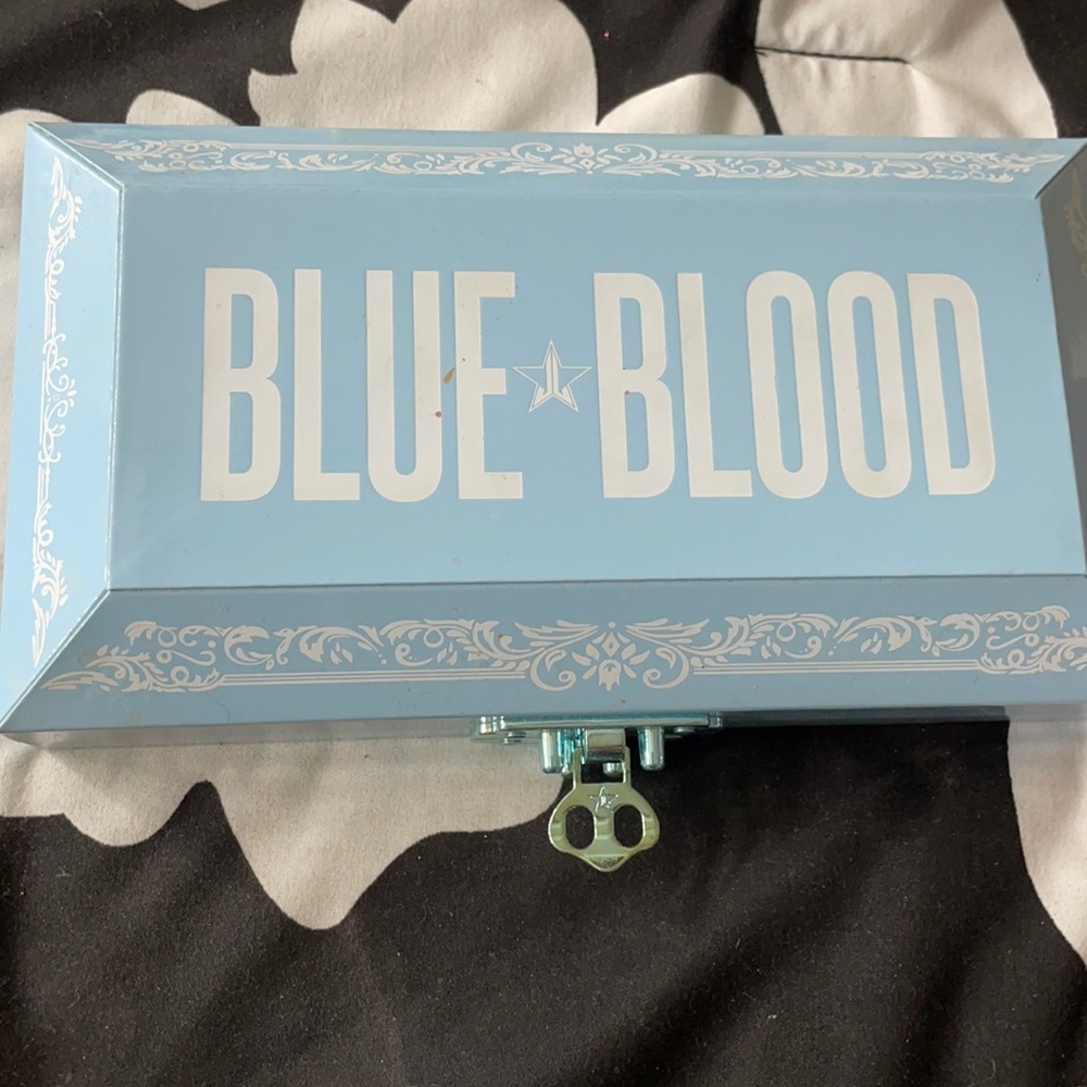 Jeffree Star Blue Blood palette